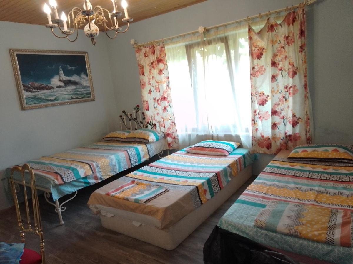 Guest House Amazonia Varna Buitenkant foto