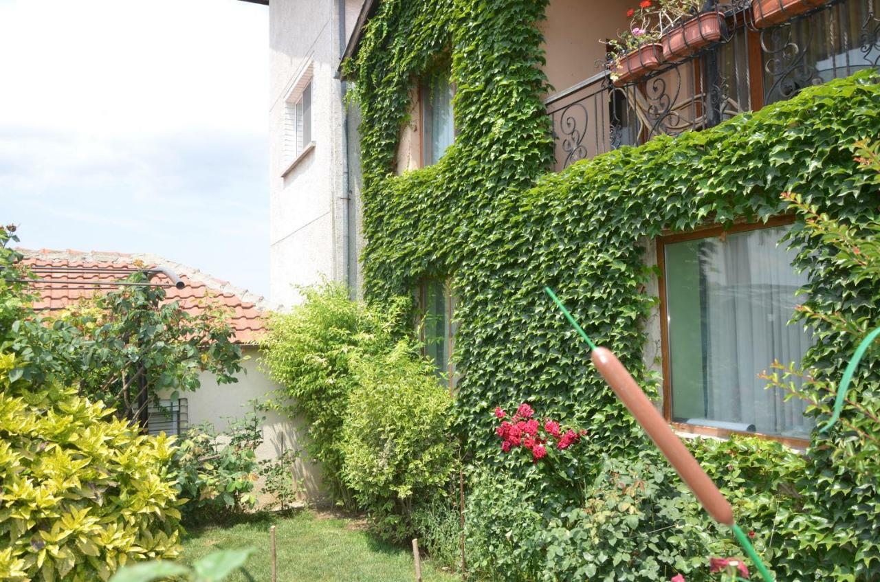 Guest House Amazonia Varna Buitenkant foto