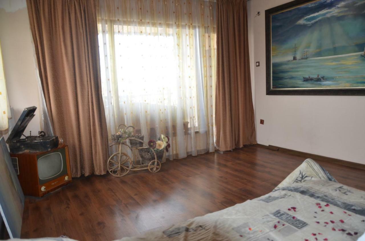 Guest House Amazonia Varna Buitenkant foto